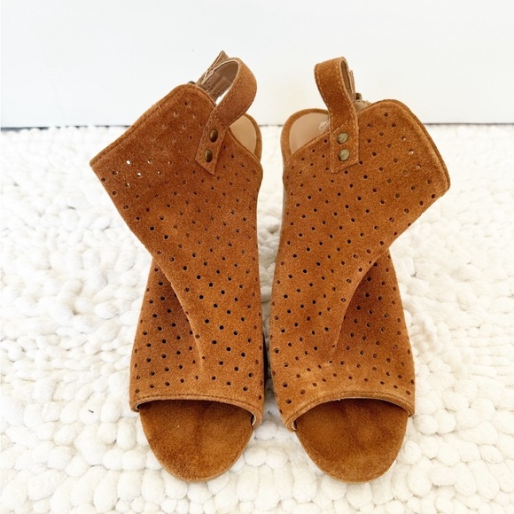 DIBA Lili perforated booties size 7 brown suede heels open toe STITCHFIX - Picture 2 of 8